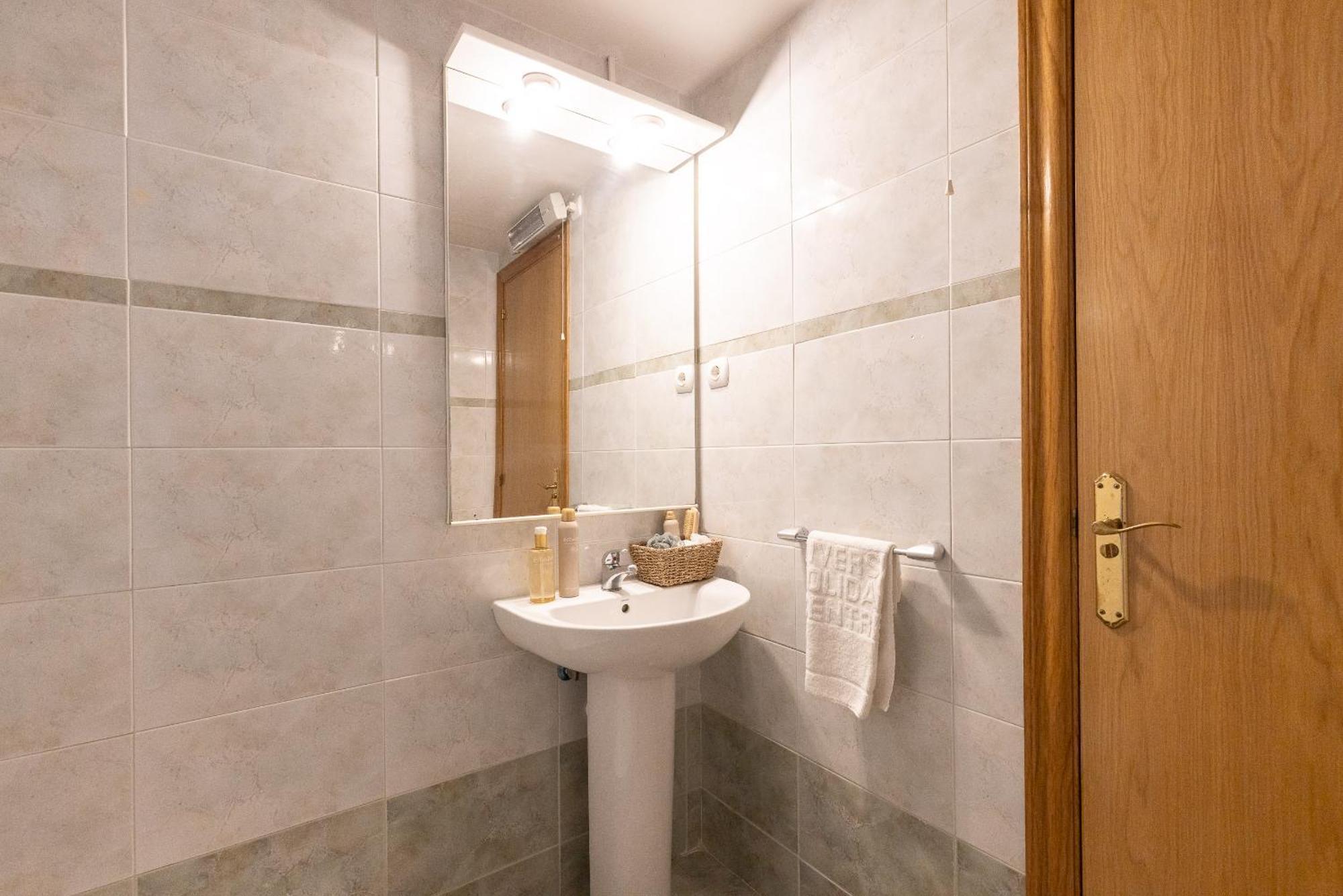 Uhc Golden Pineda Apartments La Pineda Habitación foto